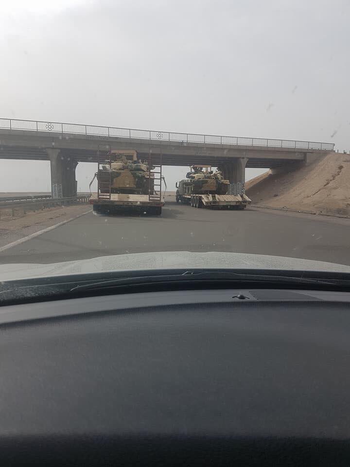 Tenkovi T-90S/SK na vučnom vozu u Iraku