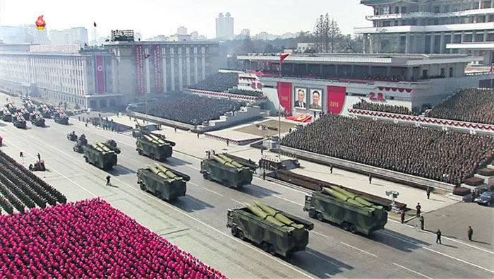 Novi balistički raketni sistem kratkog dometa Severne Koreje na paradi (Foto:KCNA)